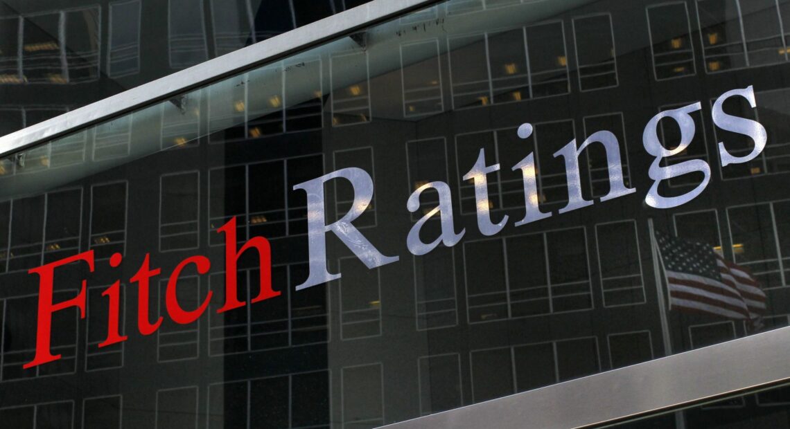 Fitch: Υποβάθμισε το ελληνικό Outlook