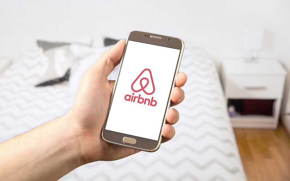Greek Hoteliers Request Operation Of Airbnb Type Rentals To Be Temporarily Suspended