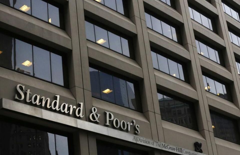 S&p: Ύφεση 9% φέτος στην Ελλάδα, ενώ διατηρεί το «ΒΒ »