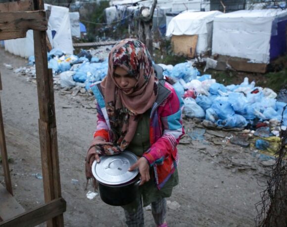 Unhcr: Οι γυναίκες πρόσφυγες κινδυνεύουν περισσότερο από την έμφυλη βία εν μέσω κοροναϊού
