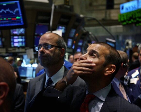 Wall Street: Βρήκε βηματισμό λόγω πετρελαίου