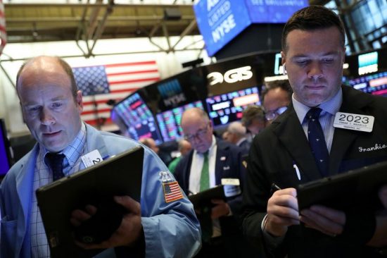 Wall Street: Μικτά πρόσημα στον απόηχο των στοιχείων για την ανεργία