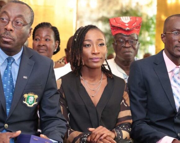 Άντονι Κοφί: «Οι επαγγελματίες αθλητές χρειάζονται στήριξη»