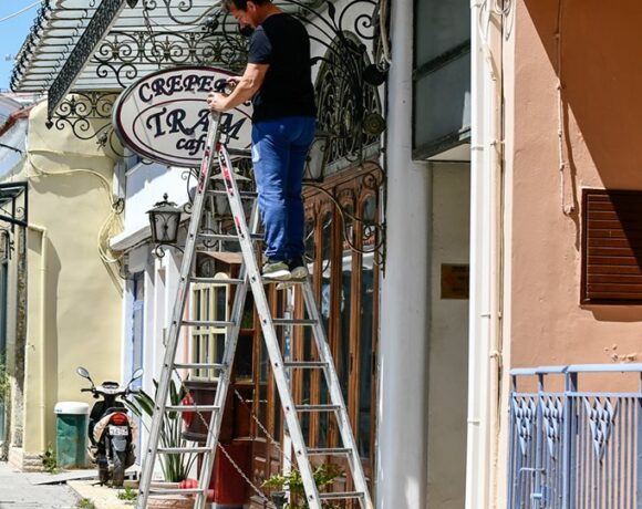 Άρση μέτρων: Ποια καταστήματα ανοίγουν τη Δευτέρα και πώς θα λειτουργήσουν