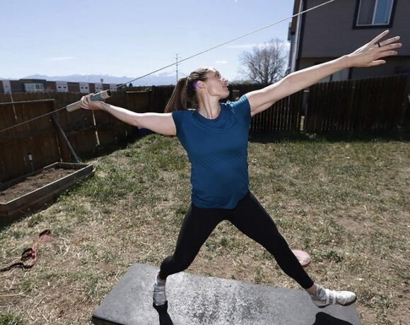 Ακοντισμός με… καλώδιο κι έναν σωλήνα (video)