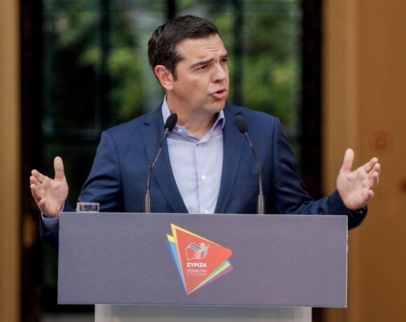 Αλ. Τσίπρας – «Μένουμε Όρθιοι ΙΙ»: Τετράμηνο «πακέτο δημοσιονομικής επέκτασης 13,4 δισ