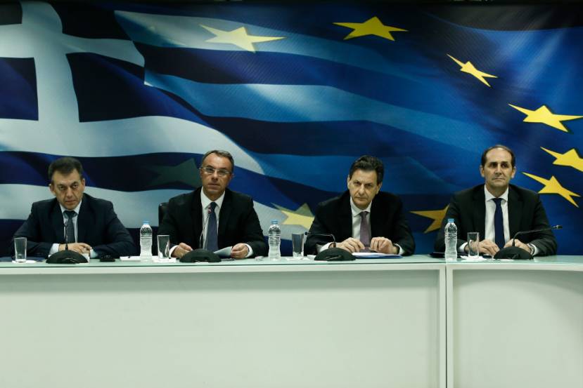 Αναστολή φόρων για Σεπτέμβριο – Τα 800 ευρώ γίνονται «μηνιαίο ισοδύναμο 533 ευρώ»