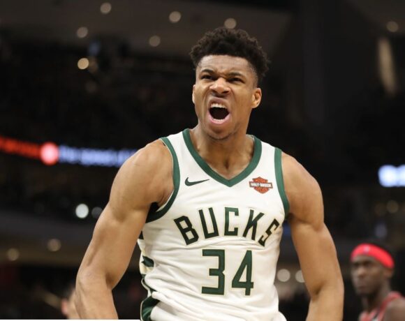 Αντετοκούνμπο για δολοφονία Φλόιντ: «Ώρα για αλλαγή»