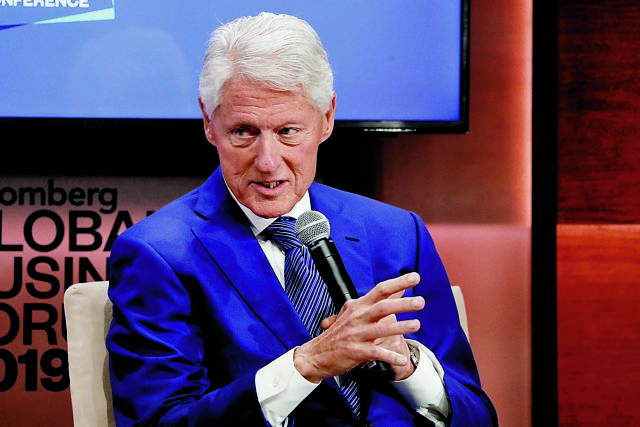 Αποκάλυψη – βόμβα για τον Μπιλ Κλίντον: Φιλοξενήθηκε στο «νησί των οργίων» του Έπσταϊν