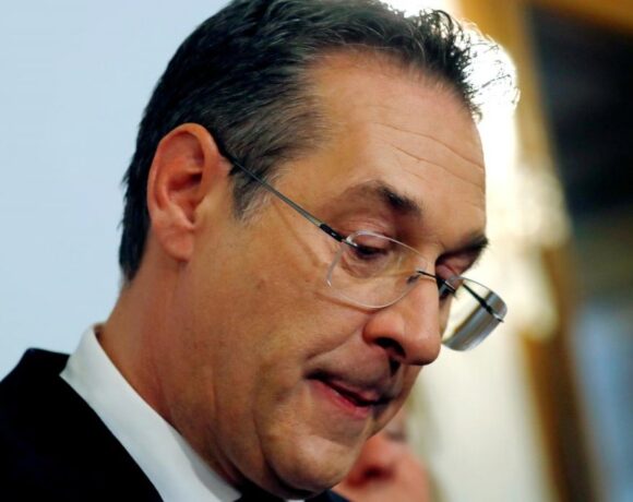 Αυστρία : Λάθος θεωρεί ο Στράχε την παραίτησή του από την ηγεσία των Ελευθέρων