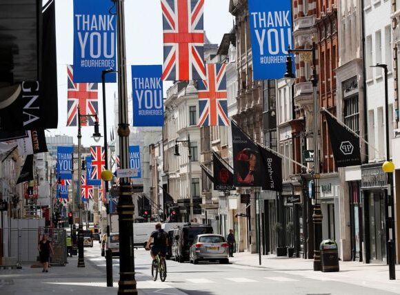 Βρετανία: Μια ακόμη παραίτηση λόγω της διένεξης από την παραβίαση των μέτρων