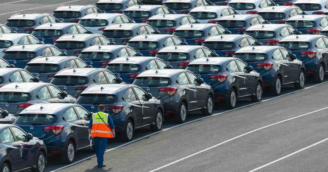 Βρετανία: Σε επίπεδα χαμηλότερα του 1946 οι πωλήσεις νέων αυτοκινήτων