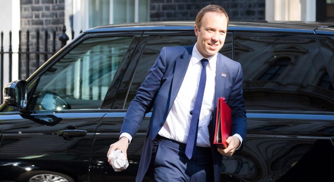 Βρετανός υπουργός Υγείας: Δεν προβλέπονται διακοπές στο εξωτερικό αυτό το καλοκαίρι