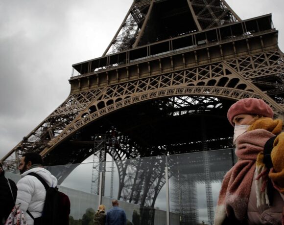 Γαλλία: Καραντίνα 14 ημερών για τους ταξιδιώτες που φτάνουν στη χώρα