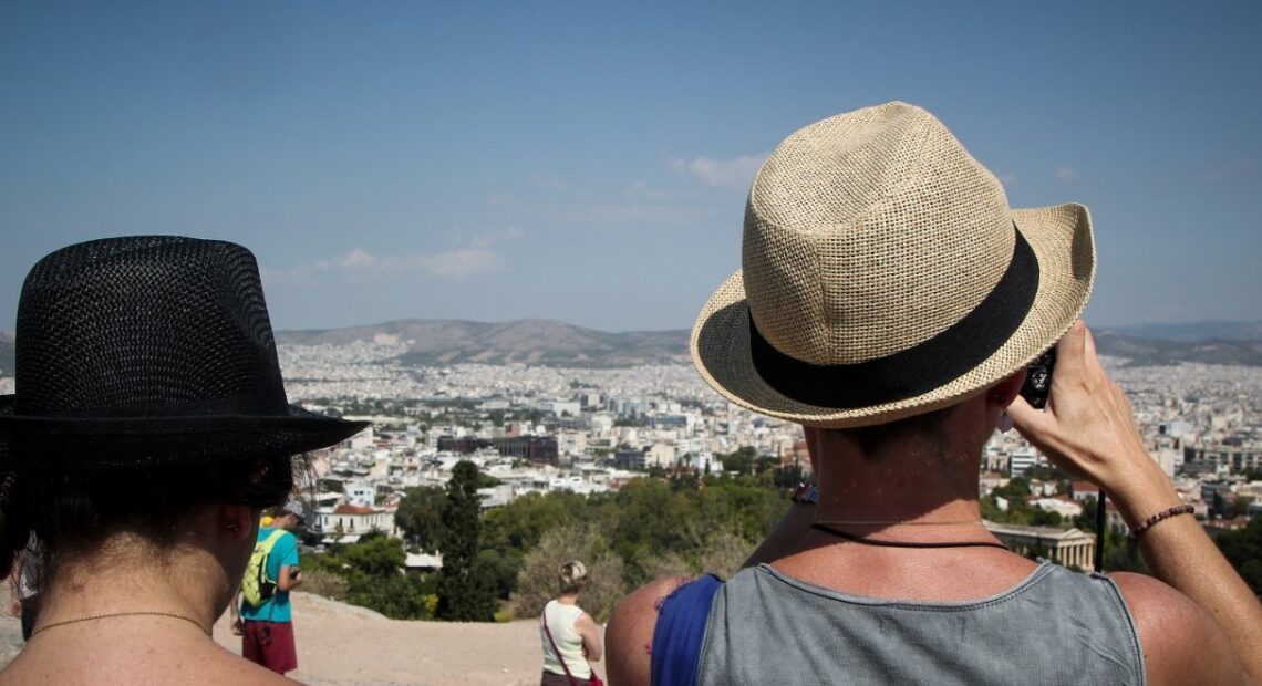 Γερμανία: «Ξαφνικά φαίνονται πιθανές οι διακοπές στη Μαγιόρκα και την Ελλάδα»