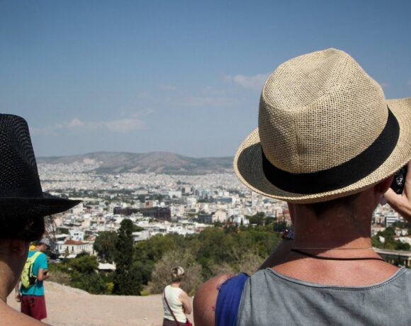 Γερμανία: «Ξαφνικά φαίνονται πιθανές οι διακοπές στη Μαγιόρκα και την Ελλάδα»