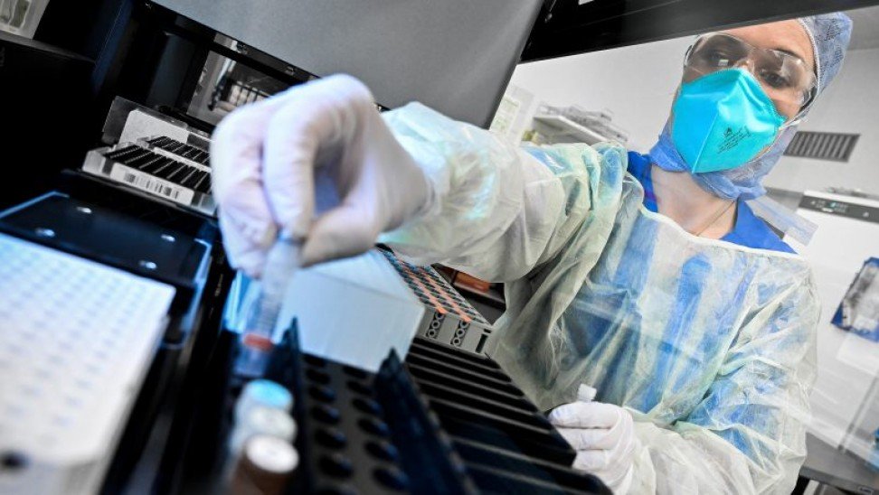 Διεκόπη κλινική δοκιμή με υδροξυχλωροκίνη λόγω των ανησυχιών για παρενέργειες