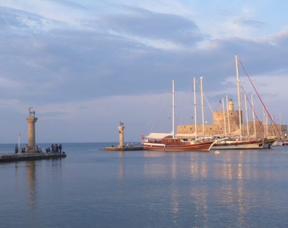 Ελλάδα και Κύπρος η «λύση» για τις διακοπές των Ευρωπαίων