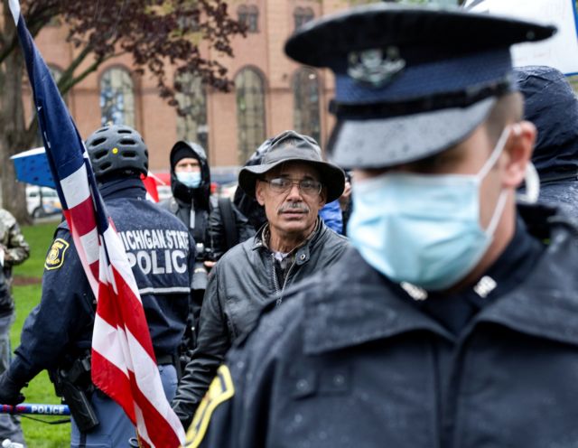 ΗΠΑ: Διαδήλωση στο Μίσιγκαν υπέρ της άρσης της καραντίνας