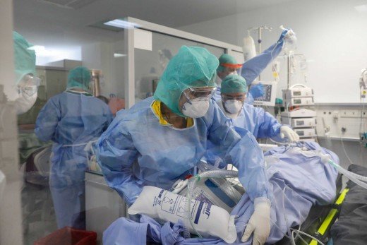 Ιταλία: Μικρή αύξηση των κρουσμάτων, με νέα μείωση των θανάτων