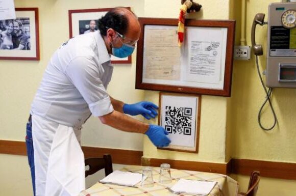 Κοροναϊός : Αντίο στους χάρτινους καταλόγους λένε οι Ιταλοί εστιάτορες