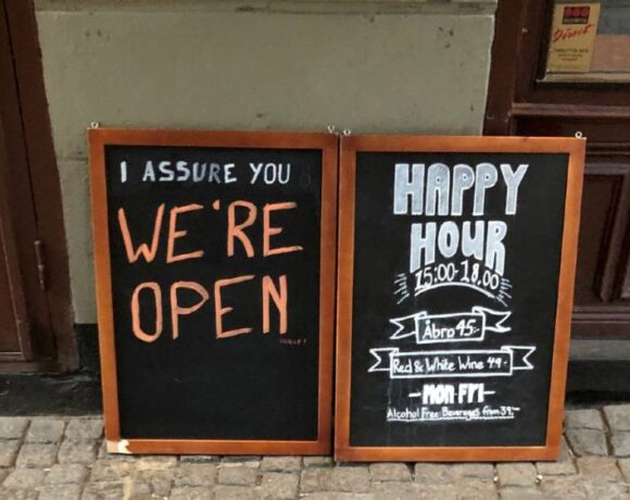 Κοροναϊός : Η Σουηδία παραμένει πιστή στη γραμμή των χαλαρών μέτρων έναντι της πανδημίας