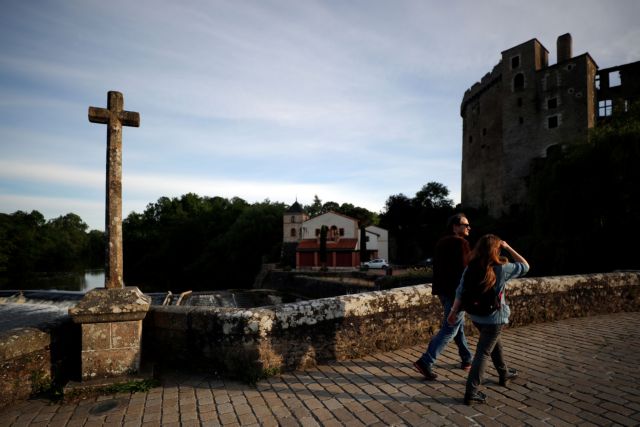 Κοροναϊός: Μόλις 80 οι θάνατοι μέσα σε 24 ώρες στη Γαλλία