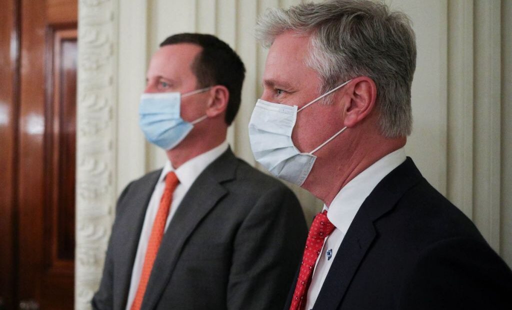 Λευκός Οίκος : Με μάσκες το προσωπικό της Δυτικής Πτέρυγας