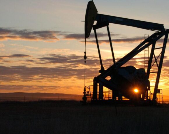 Με άνοδο 5% έκλεισε η τιμή του πετρελαίου