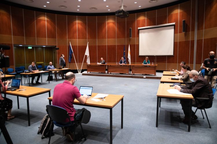 Μείωση στο 5% του ΦΠΑ στον Τουρισμό στην Κύπρο|Πλήθος σημαντικών μέτρων για την Οικονομία|Στην Ελλάδα μειώθηκε ο ΦΠΑ στην γκαζόζα και στον καφέ στο 13%
