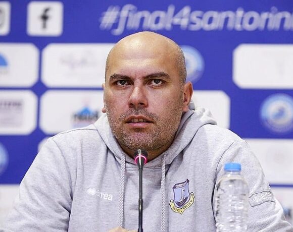 Παπαδόπουλος στη θέση του Γκάιτς στον ΑΟ Θήρας