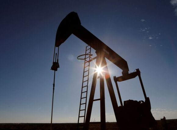 Πετρέλαιο: Ράλι για το αμερικανικό αργό τον Μάιο