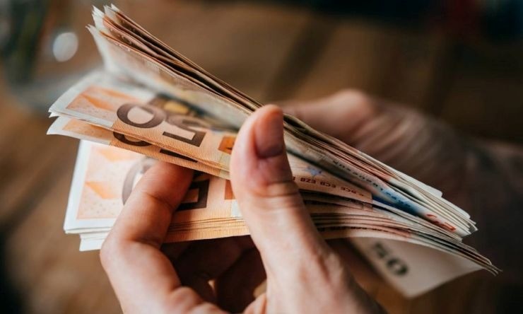 Πόσοι και γιατί δεν πήραν τα €800 από ελεύθερους επαγγελματίες και επιχειρήσεις