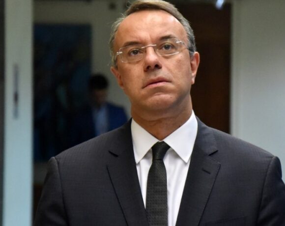 Σταϊκούρας: Ανοίγει η πλατφόρμα για την επιστρεπτέα προκαταβολή – Δευτέρα ξεκινά η εκταμίευση