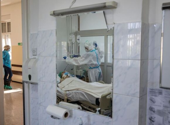 Συγκλονίζει η περιπέτεια Έλληνα της Βρετανίας με κοροναϊό: «Δεν μπορώ να αναπνεύσω, χάνομαι»