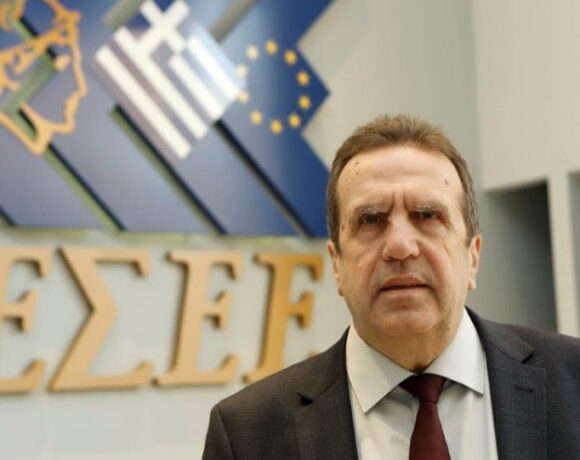 Τηλεδιάσκεψη υπουργείου Τουρισμού με ΕΣΕΕ για τη στήριξη επιχειρήσεων