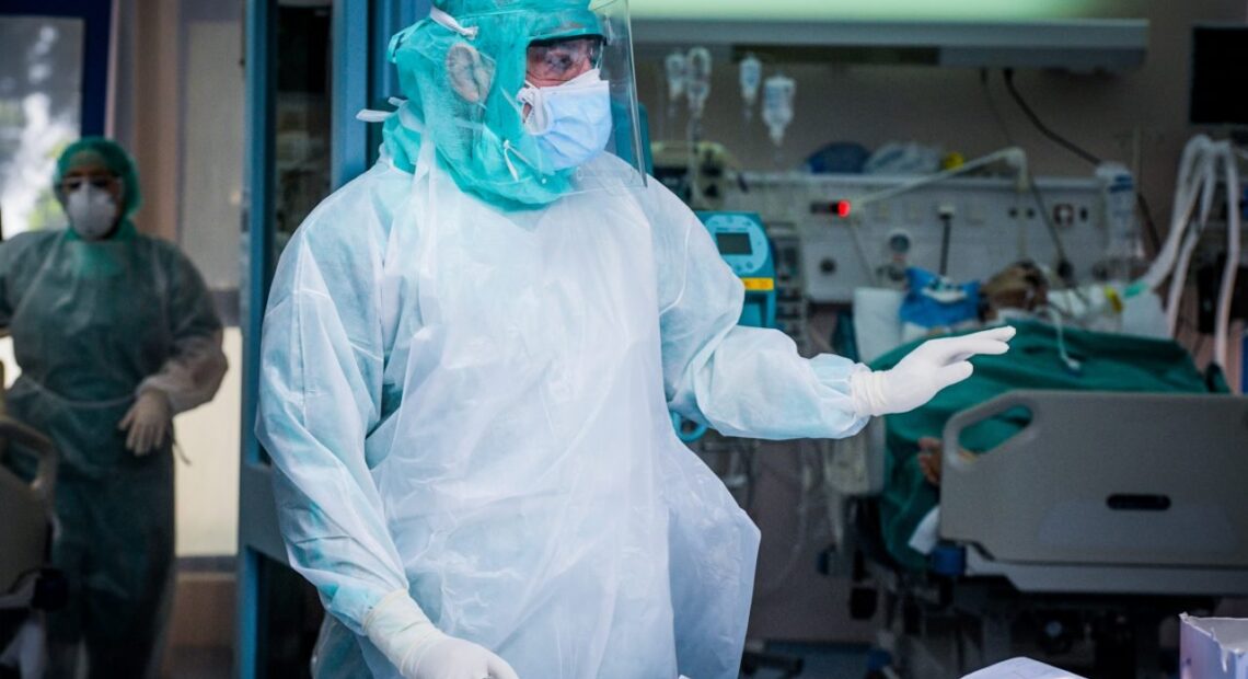 Τρία νέα κρούσματα κορωνοϊού σήμερα – 20 οι διασωληνωμένοι