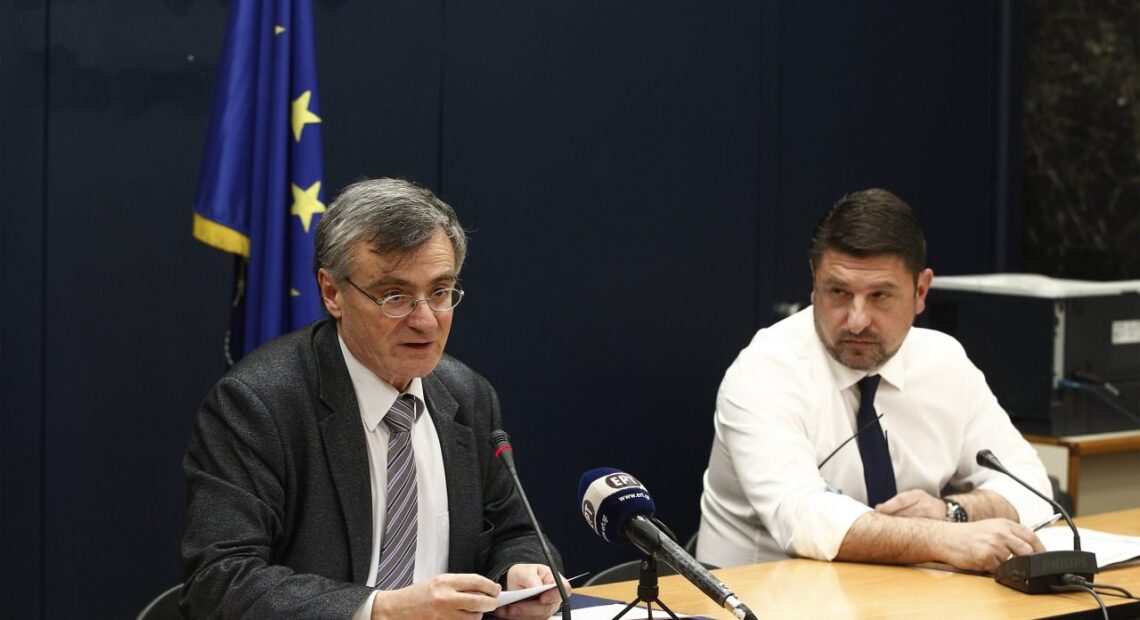Τσιόδρας: Ο ιός θα εξακολουθήσει να κυκλοφορεί, ίσως και μετά το εμβόλιο