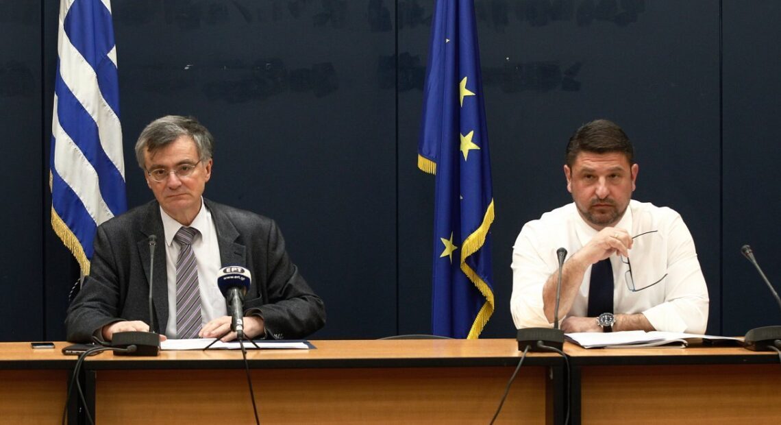 Τσιόδρας (live ενημέρωση): 13 νέα κρούσματα και 2 νέοι θάνατοι στη χώρα μας