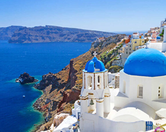 Die Zeit: Η Ελλάδα διεκδικεί τουρίστες αφού περιόρισε με επιτυχία την πανδημία