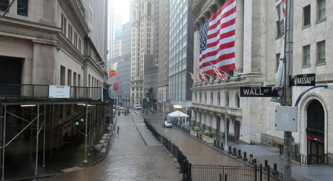 Wall Street: Άνοιγμα στο «κόκκινο» με παραφωνία τον Nasdaq