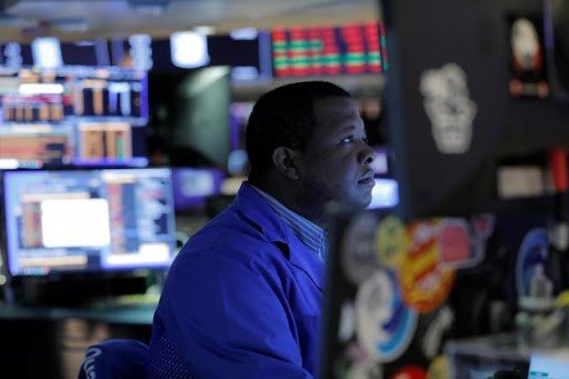Wall Street: Μικτά πρόσημα στους δείκτες με αρνητικό γύρισμα για Dow Jones και S&p 500