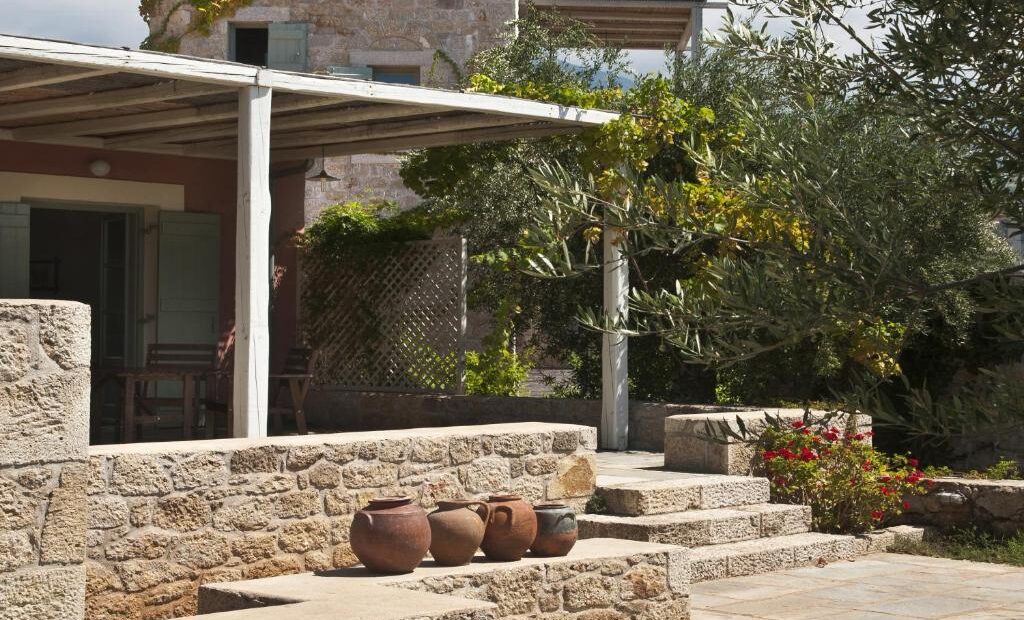 Aria Hotels Adds Traditional Kardamyli Guest House To Portfolio