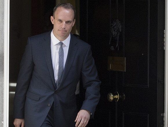 Black Lives Matter: Ο Βρετανός ΥΠΕΞ λέει ότι το γονάτισμα των διαδηλωτών του θυμίζει Game Of Thrones