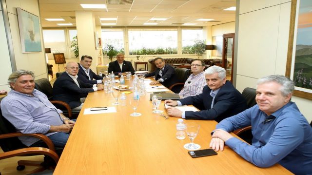 Ανάγκη να καθορισθούν τα γεωγραφικά όρια της «παραδοσιακής αγοράς της Πλάκας»