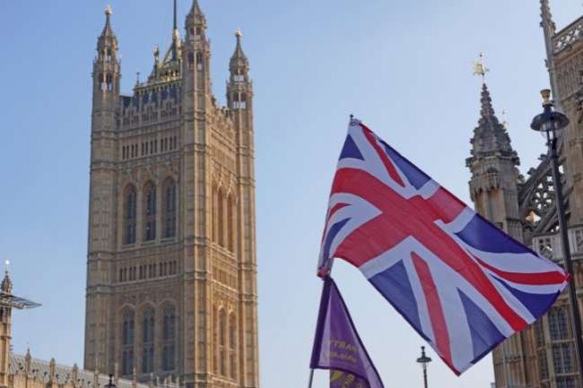 Βρετανία: Ο χειρότερος Μάιος από το 1952 για τις πωλήσεις οχημάτων