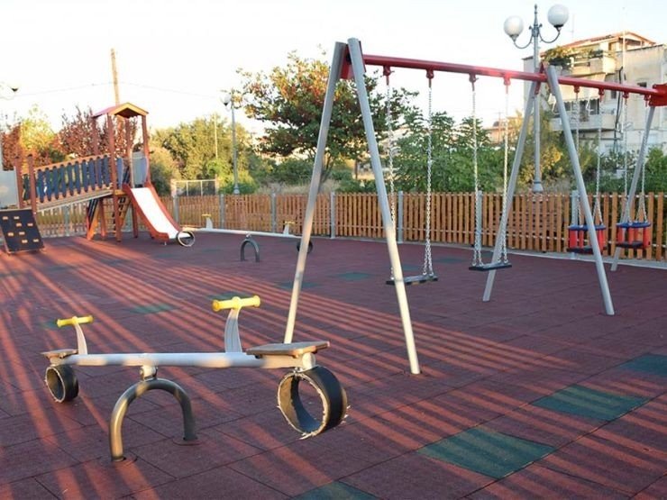 Δήμος Αθηναίων: Λειτουργούν από αύριο όλες οι παιδικές χαρές