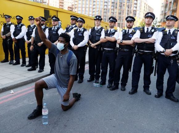 Δολοφονία Φλόιντ: Ντόμινο αντιδράσεων και στην Ευρώπη – Σοκάρει νέο βίντεο αστυνομικής βίας