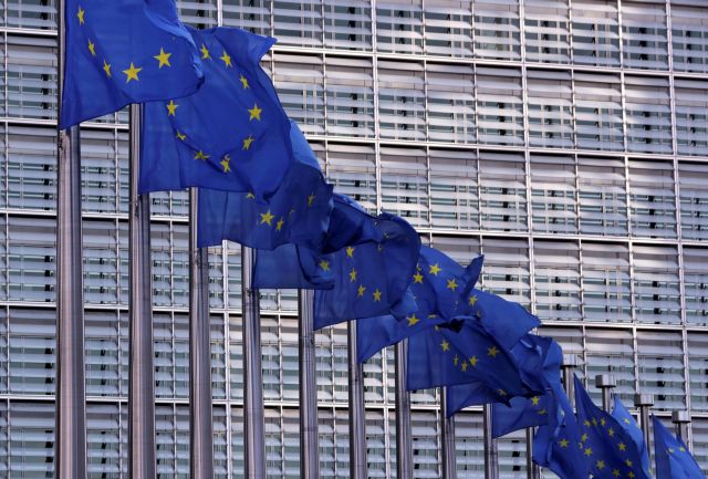 Επιχείρηση «irini»: Πιθανή η συνεργασία ΕΕ – ΝΑΤΟ, αναφέρει η Κομισιόν