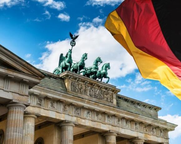 Η γερμανική οικονομία θα συρρικνωθεί κατά 6,5% φέτος, εκτιμούν οι πέντε «Σοφοί» οικονομολόγοι